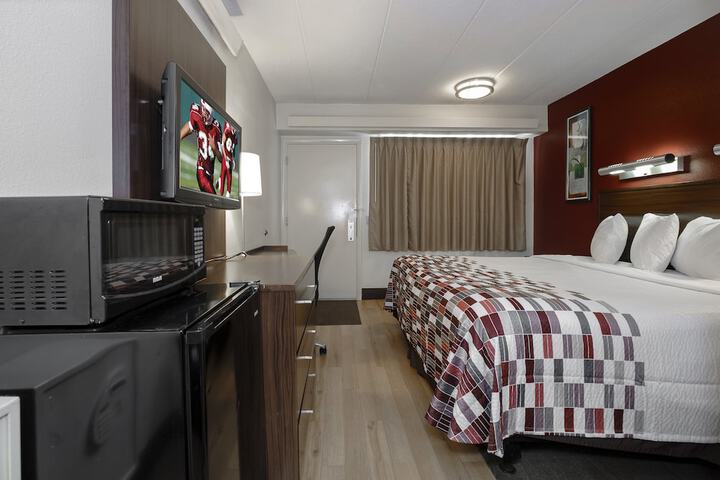 Room 10 of 34