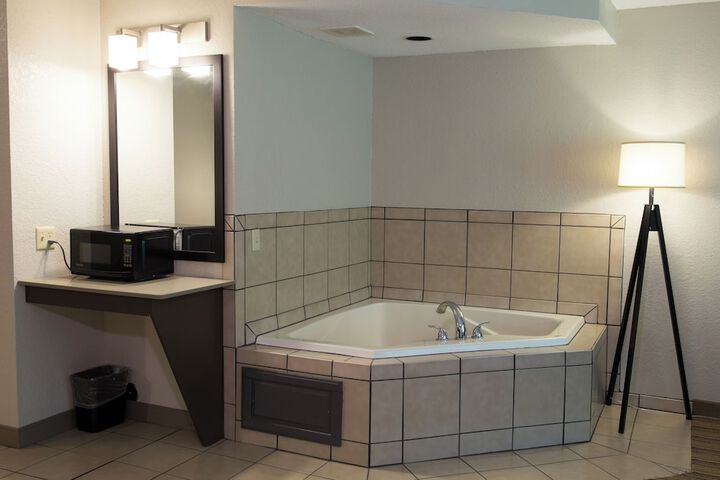 Country Inn & Suites by Radisson Platteville, WI