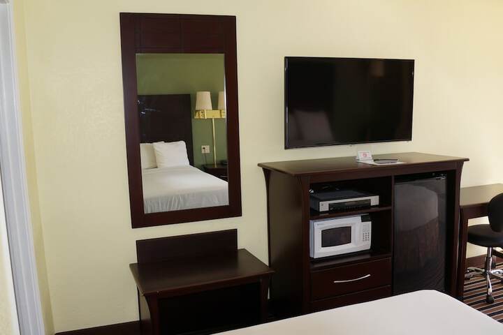 Room 11 of 34