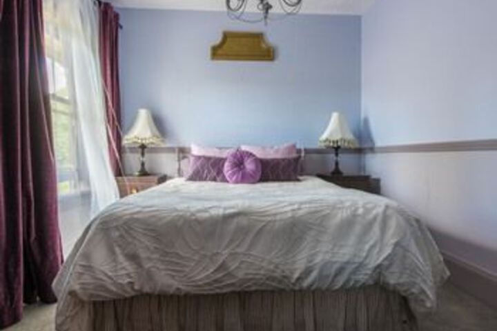 Oak Bay Guest House Bed & Breakfast