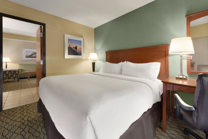 Holiday Inn & Suites Duluth Downtown by IHG