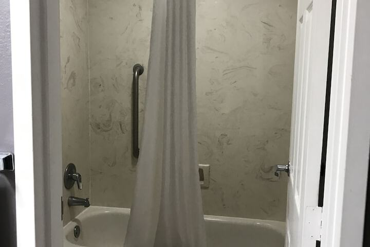 Super 8 by Wyndham Slidell