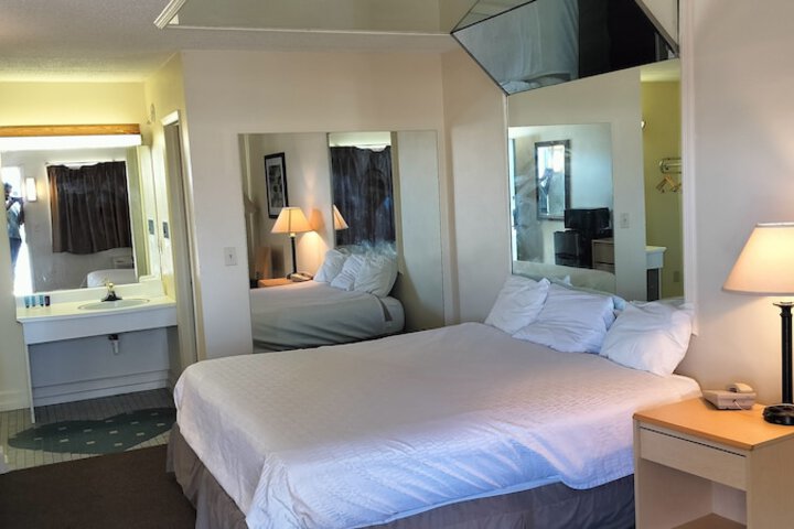 Room 12 of 15