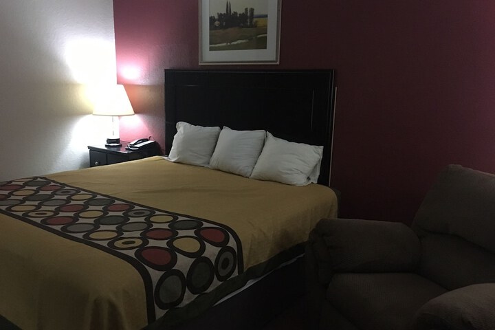 Room 22 of 46