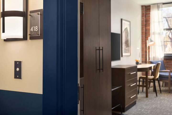 Room 47 of 75