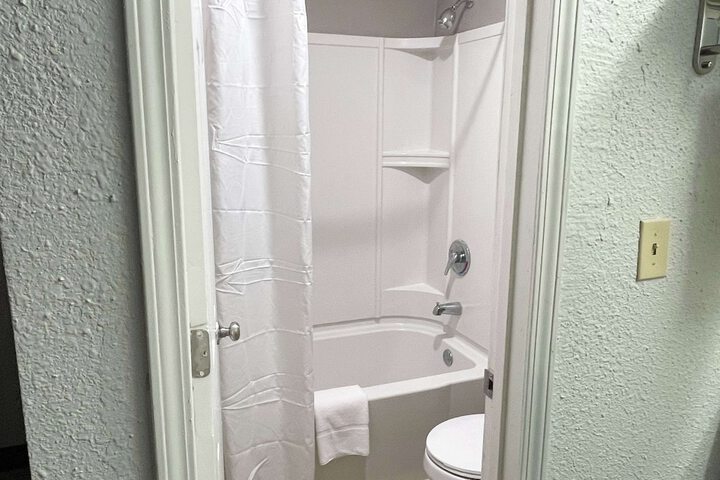 Room 18 of 26