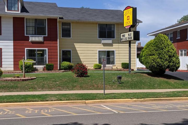 Hotel 11 of 32