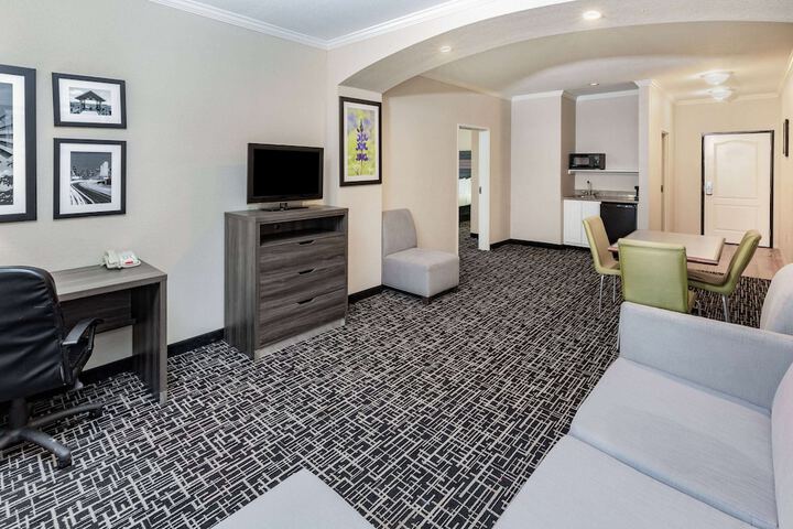 La Quinta Inn & Suites by Wyndham Garland Harbor Point