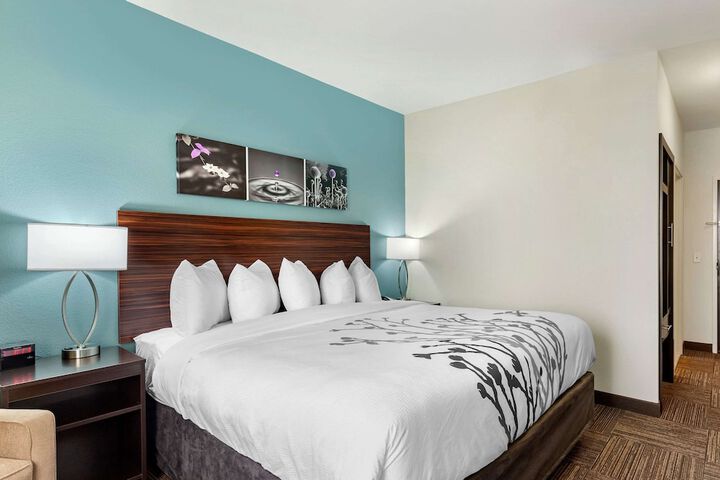 Room 12 of 32