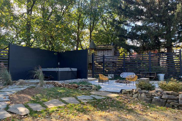 Ode to the 70's creative private home with pool