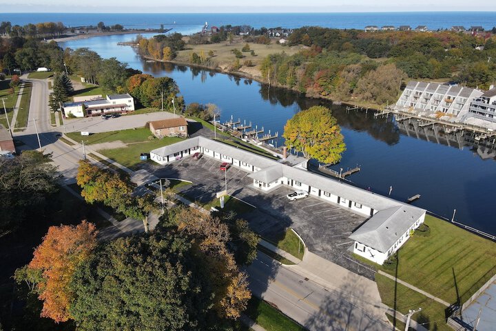 Riverside Motel and Marina Manistee