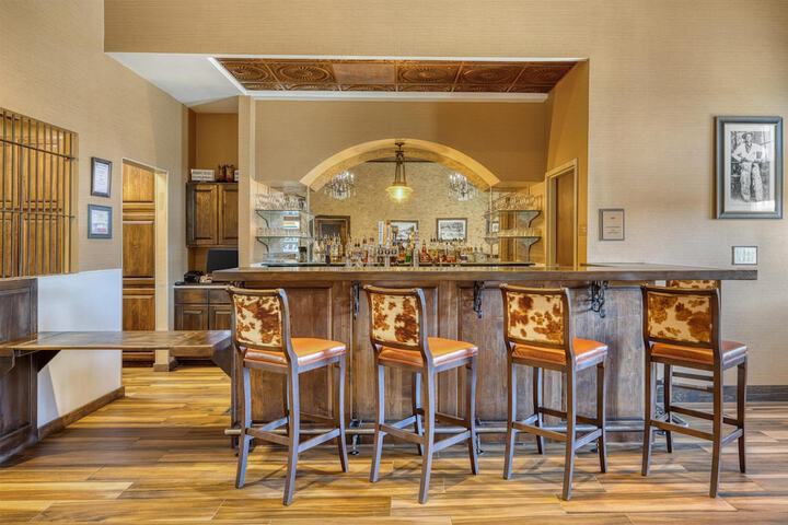 Best Western Bandera Suites & Saloon