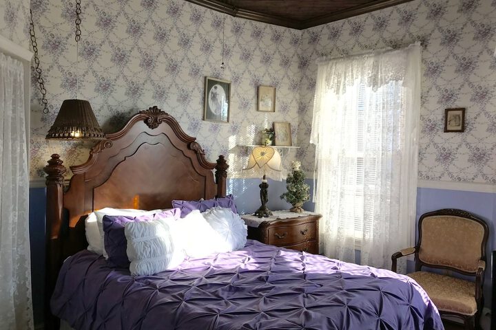 Room 35 of 82
