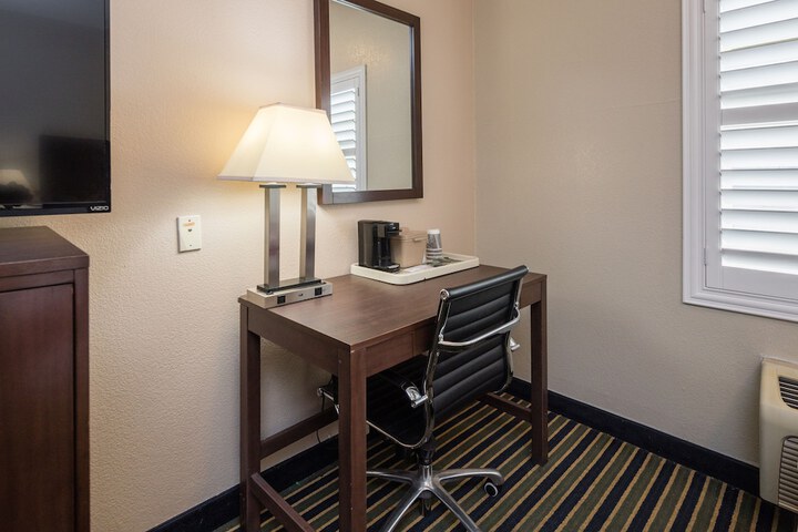 Room 14 of 22