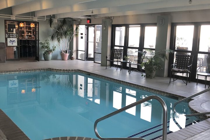 Pool 10 of 37