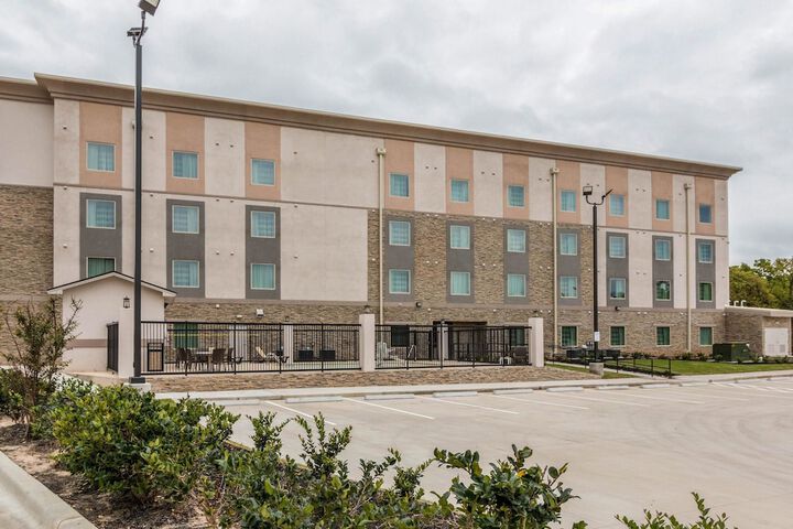 Hotel 5 of 34