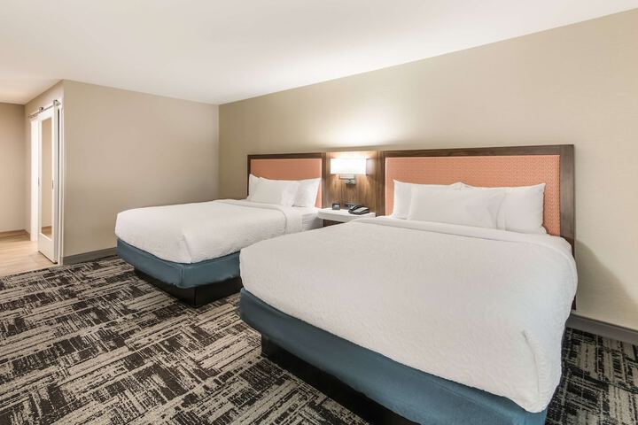 Hampton Inn & Suites Benton Harbor