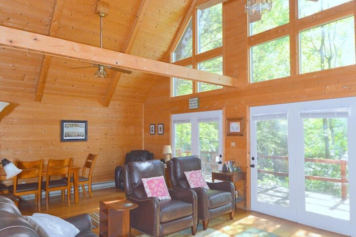 Rosies Creekside Retreat - 3 BR Escape!