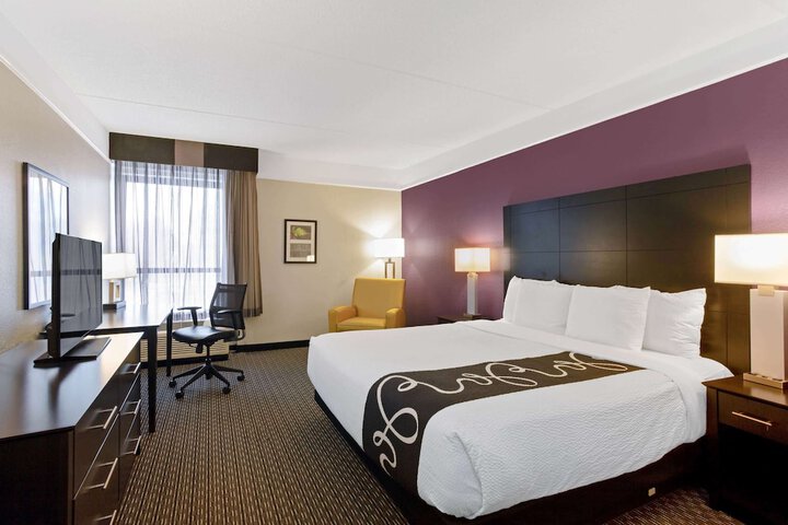 Room 9 of 27