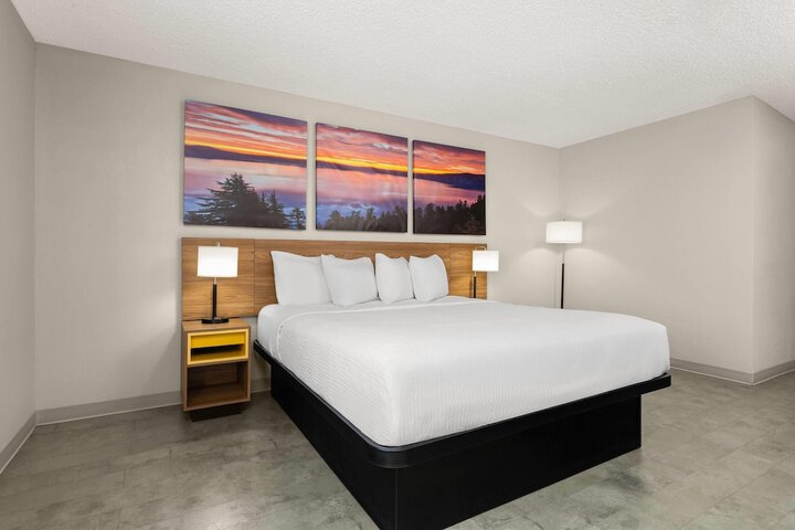 Days Inn by Wyndham Rawlins