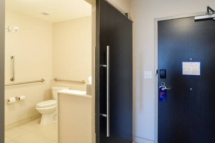 Room 41 of 87