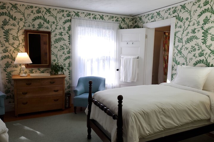 Room 80 of 91