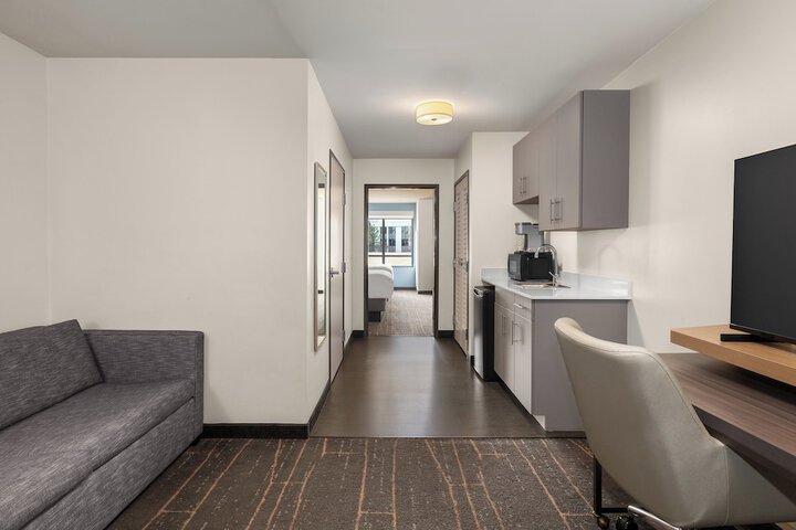 Holiday Inn & Suites Detroit - Troy by IHG