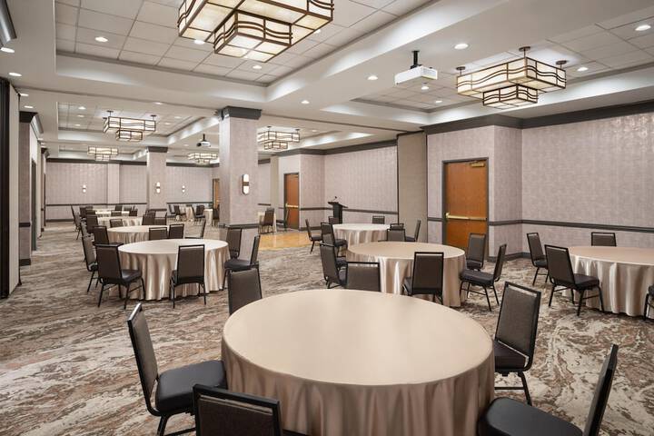 Embassy Suites by Hilton at Hot Springs Convention Center