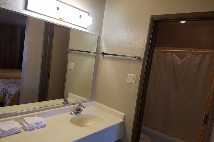 Room 7 of 25