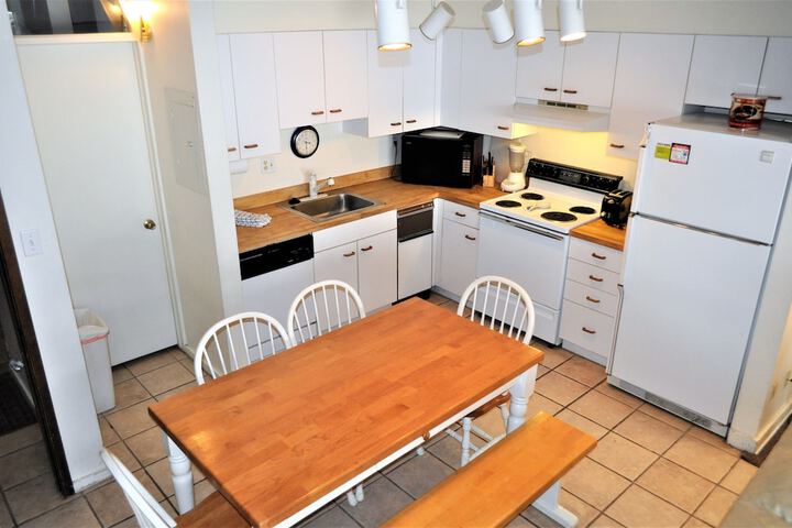 Snowflake 1 Bed plus Den 2 Bath