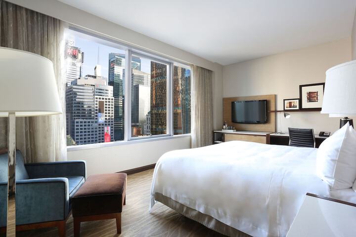 Room 51 of 118