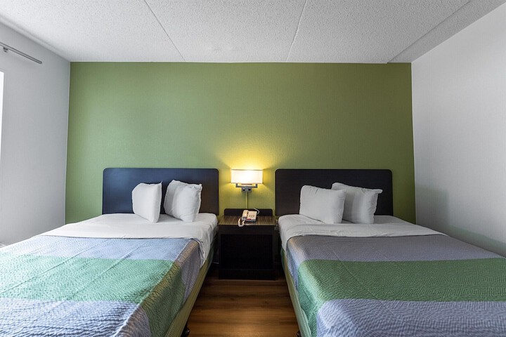 Motel 6 Warminster PA