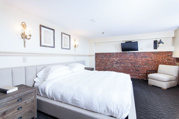 Room 42 of 55