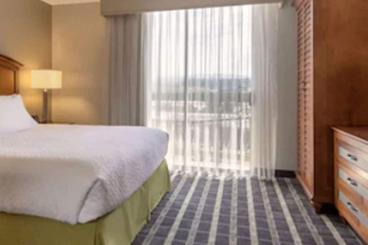 Embassy Suites by Hilton San Francisco Airport Waterfront