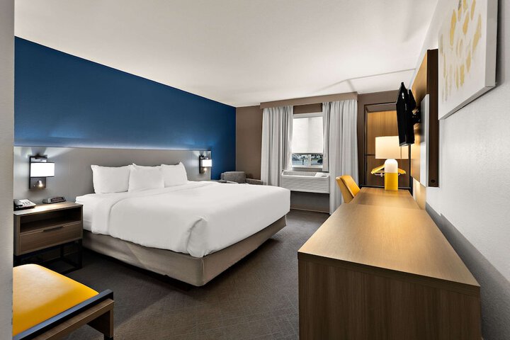 Room 10 of 40