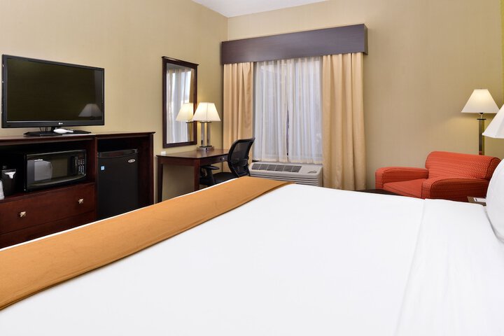Room 17 of 46