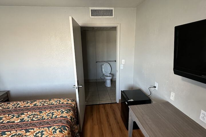 Room 18 of 20