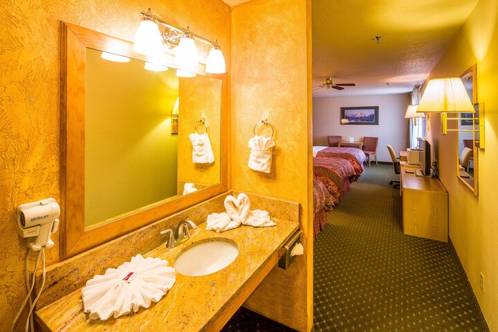 Room 18 of 33