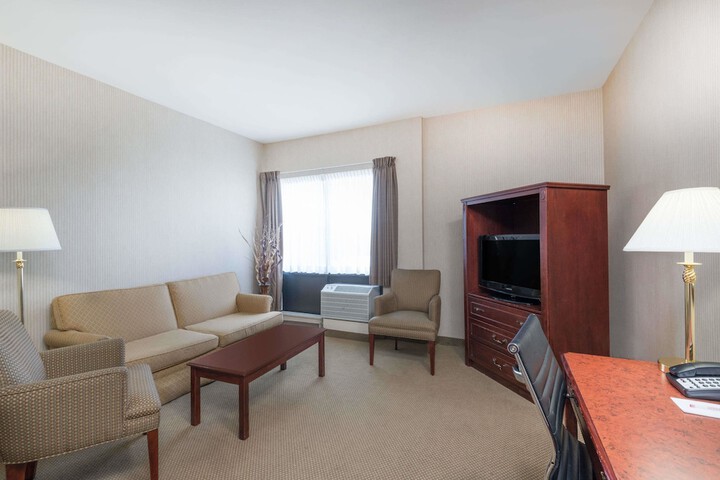 Room 25 of 41
