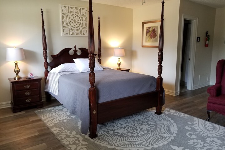 Greenwood Plantation B & B