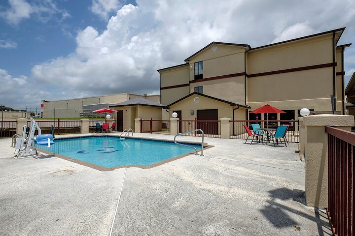 Pool 4 of 26