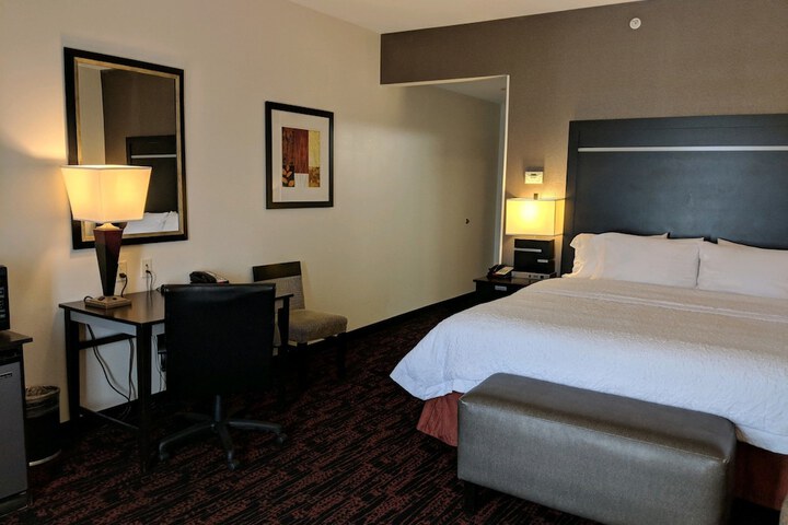Room 27 of 97