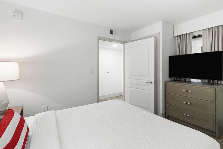 Room 228 of 273
