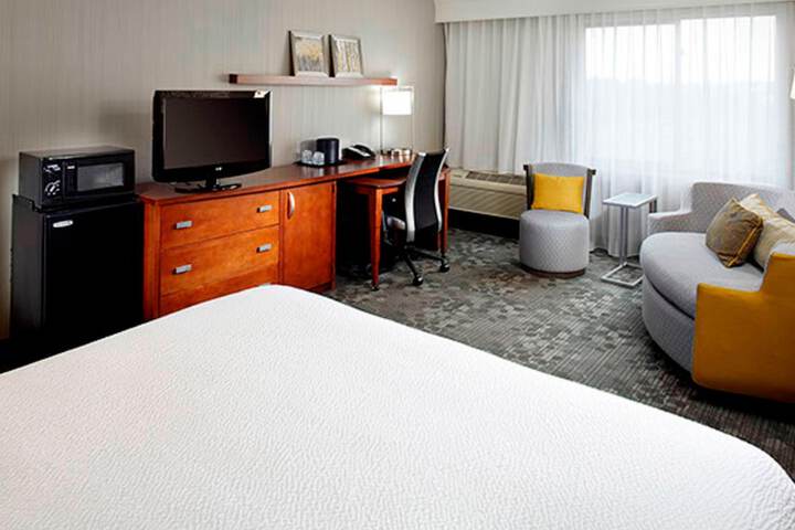 Courtyard by Marriott Akron Stow