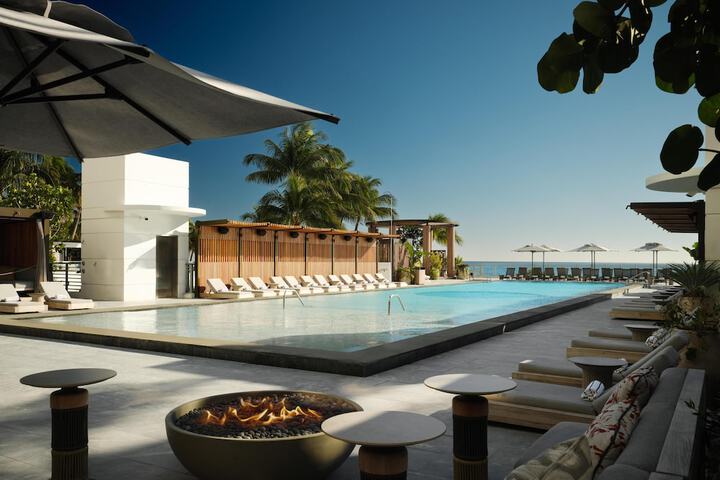 Signia by Hilton Diplomat Beach Resort