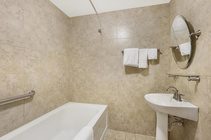 Best Western Plus Swiss Chalet Hotel & Suites