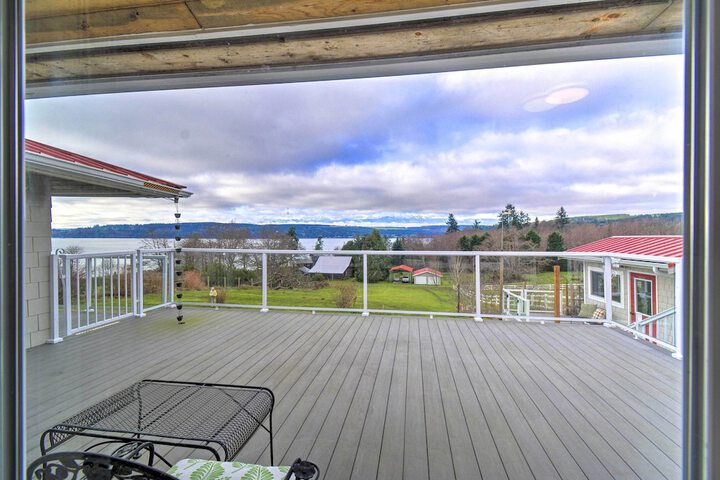 Breathtaking Port Ludlow Home w / Deck & Yard