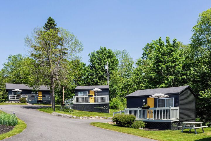 Seascape Motel & Cottages