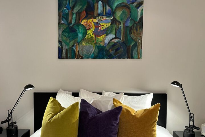 Room 5 of 32