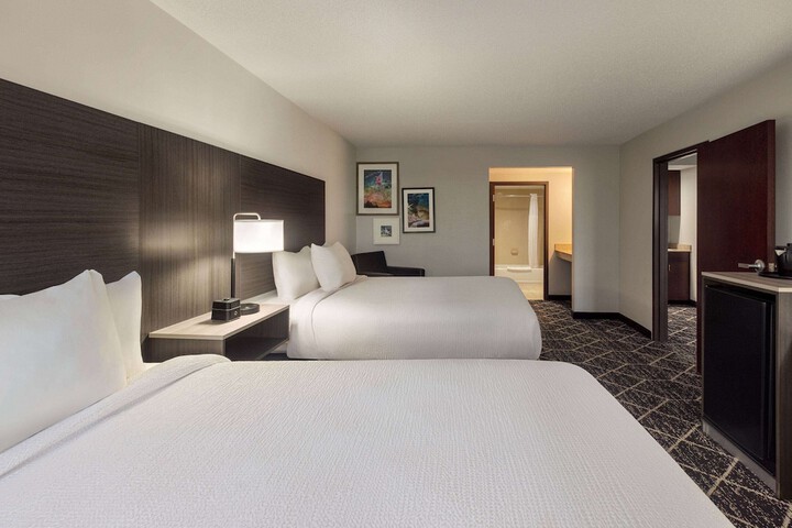 Room 44 of 80
